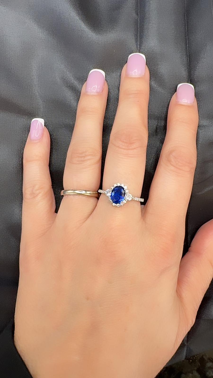 100% 925 Sterling Silver, Rhodium Plated, Oval Blue spinnel ring