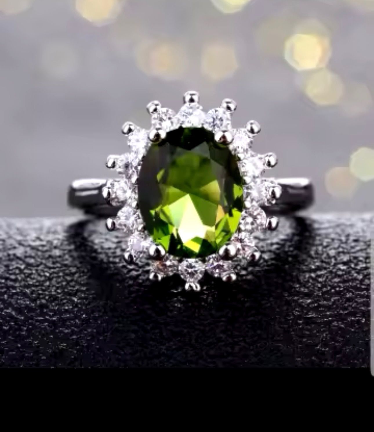 925 Sterling Silver Ring Flower with Peridot and Zircones